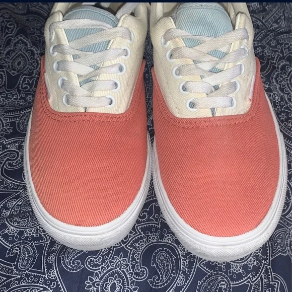 Vans - Picture 2 of 3